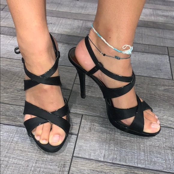 Black Strap heels with leather outline 🖤 - Picture 2 of 3